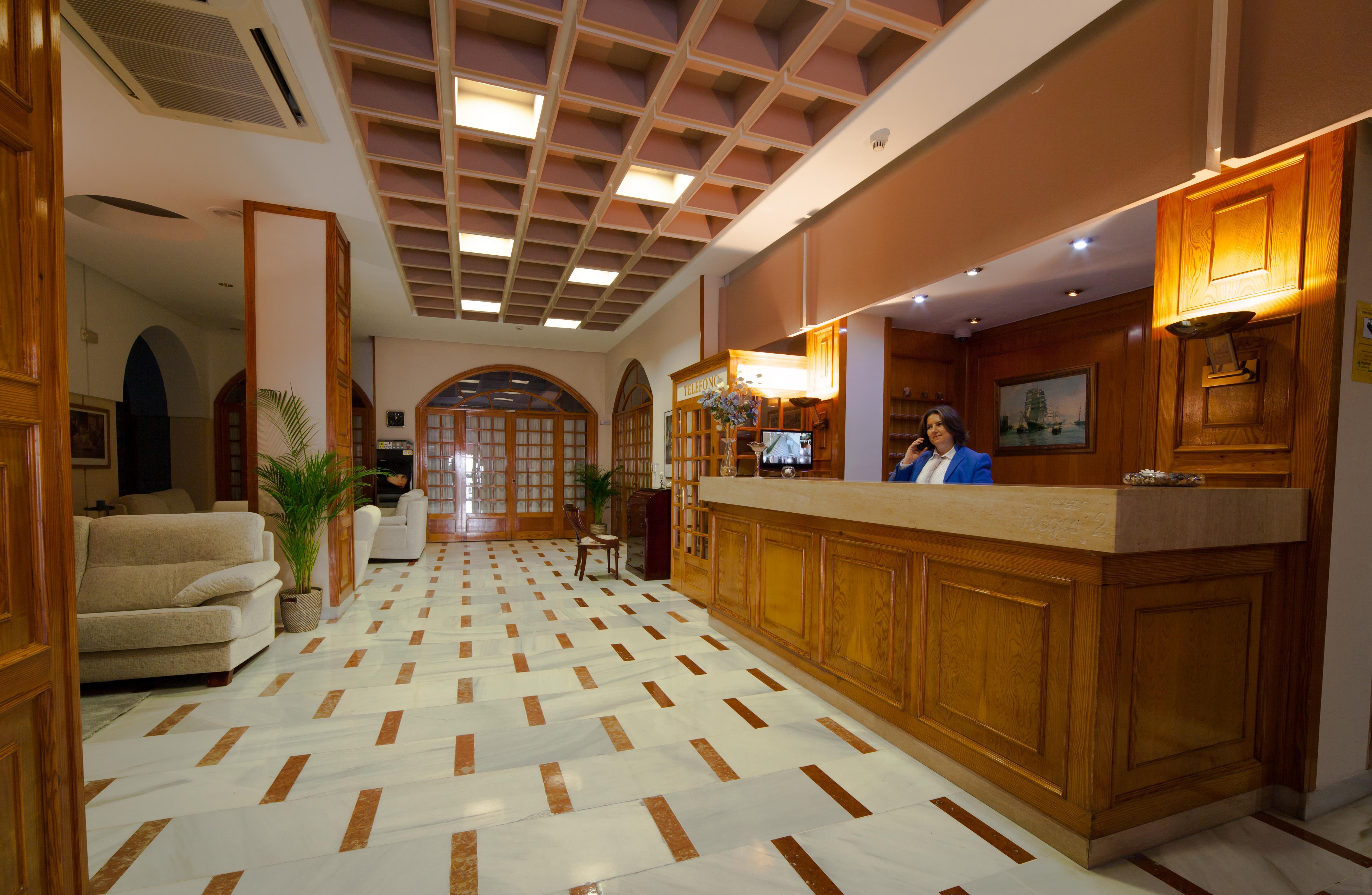 קדיז Hotel Regio 2 מראה חיצוני תמונה