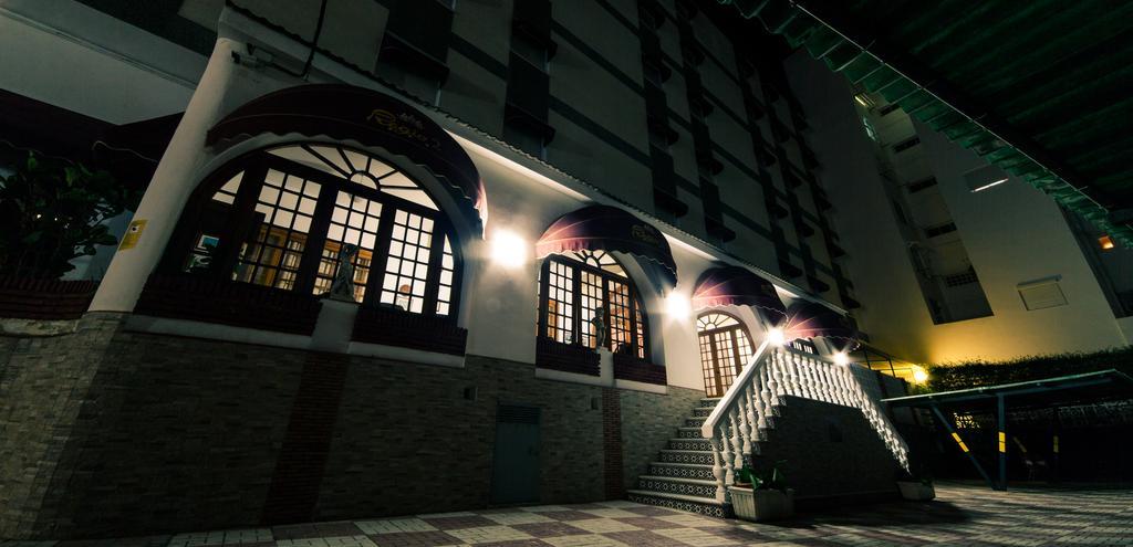 קדיז Hotel Regio 2 מראה חיצוני תמונה